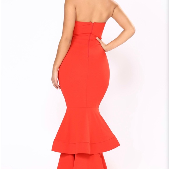 Red Dress Strapless Sweetheart Gown - Picture 6 of 6